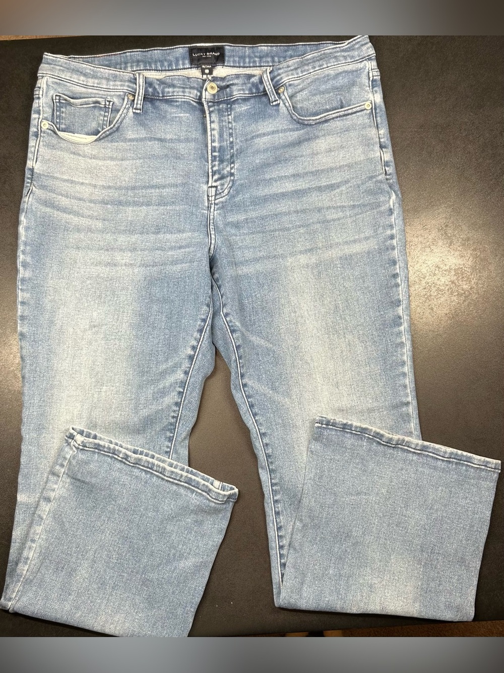 Lucky Brand Size 18/34A Boot Cut Light Wash Jeans